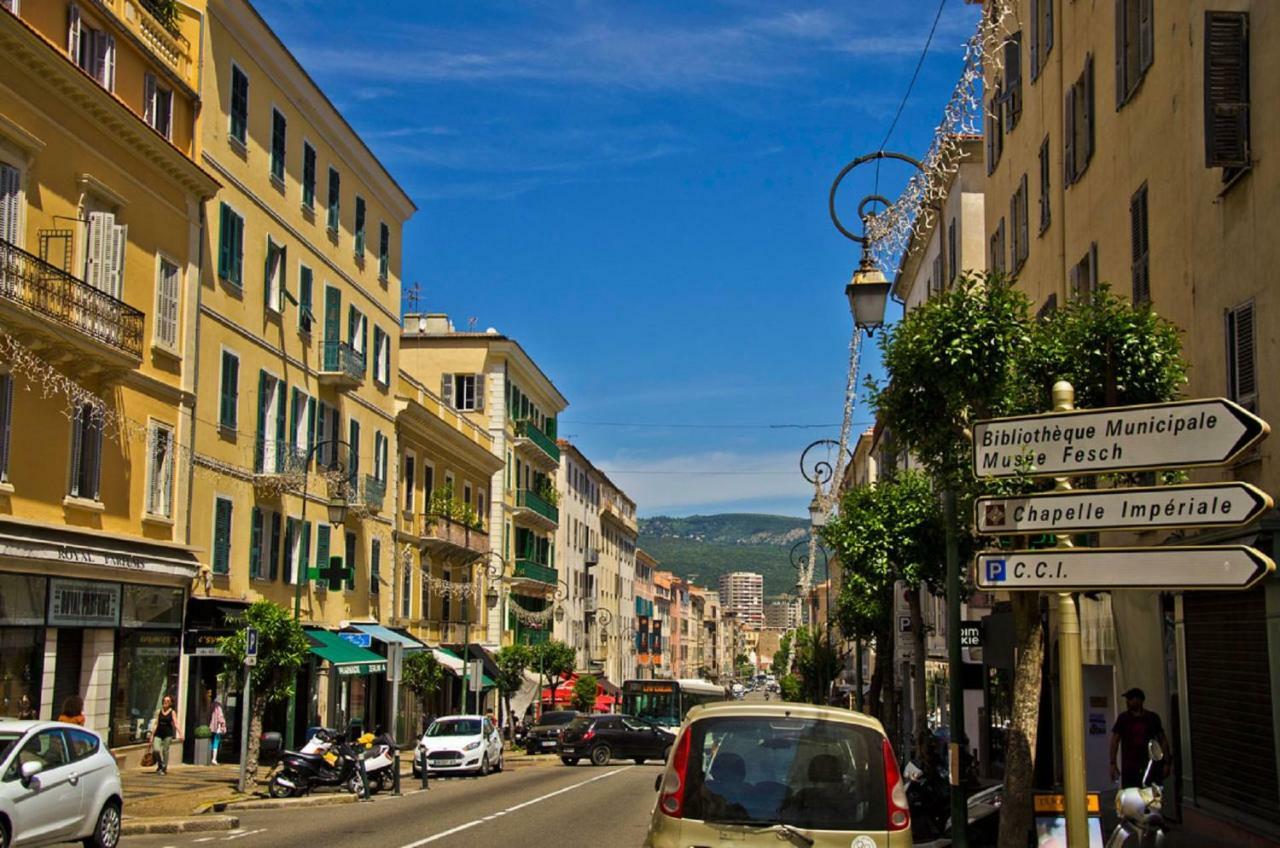 F3 - Standing Centre Ville Calme Et Climatise 아작시오 외부 사진